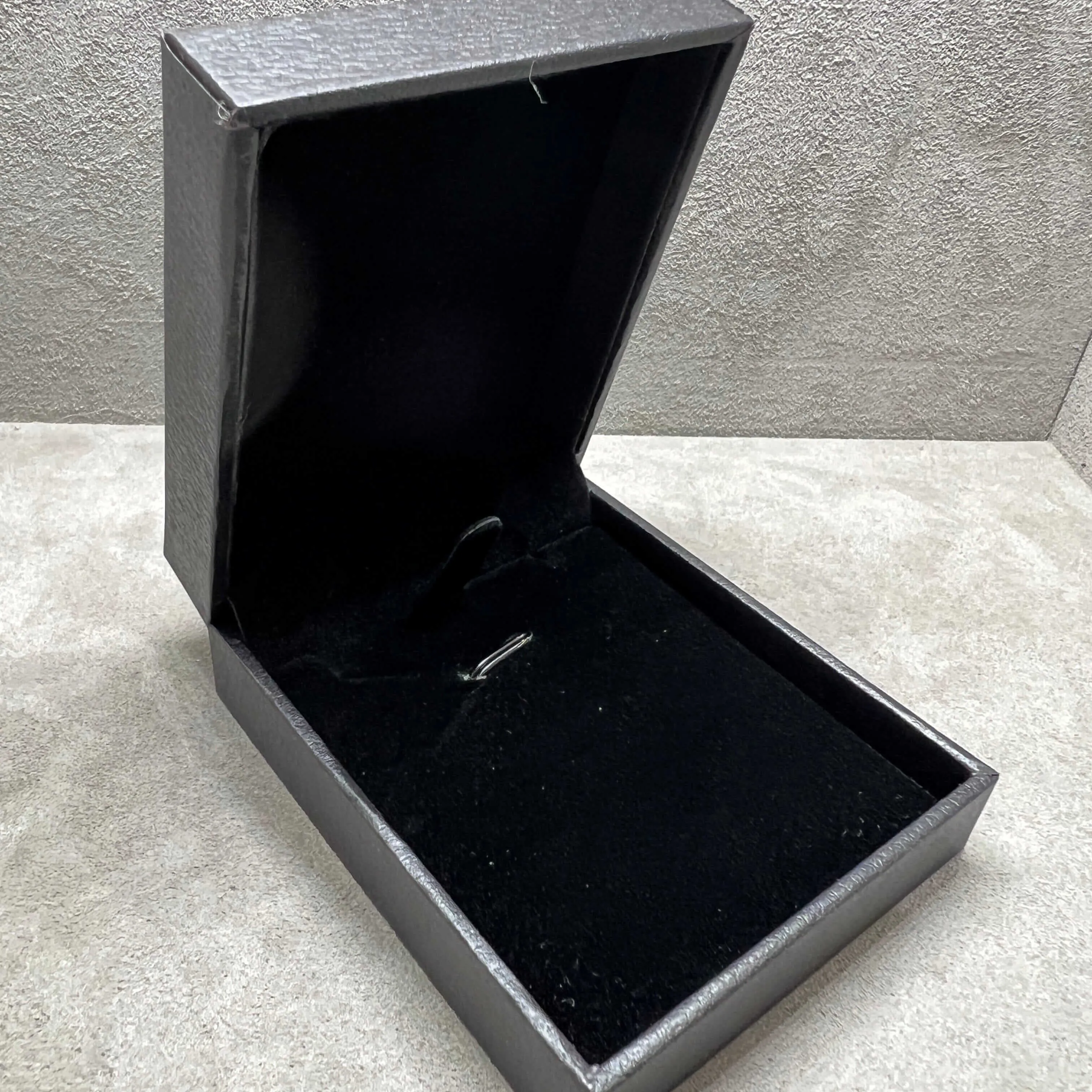Black Leatherette Pendant Necklace Earring Box