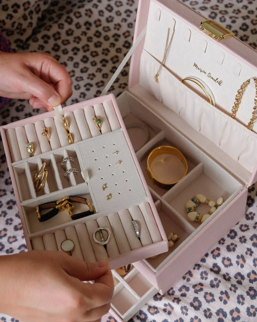 Denise-Pink Leather Jewelry Box