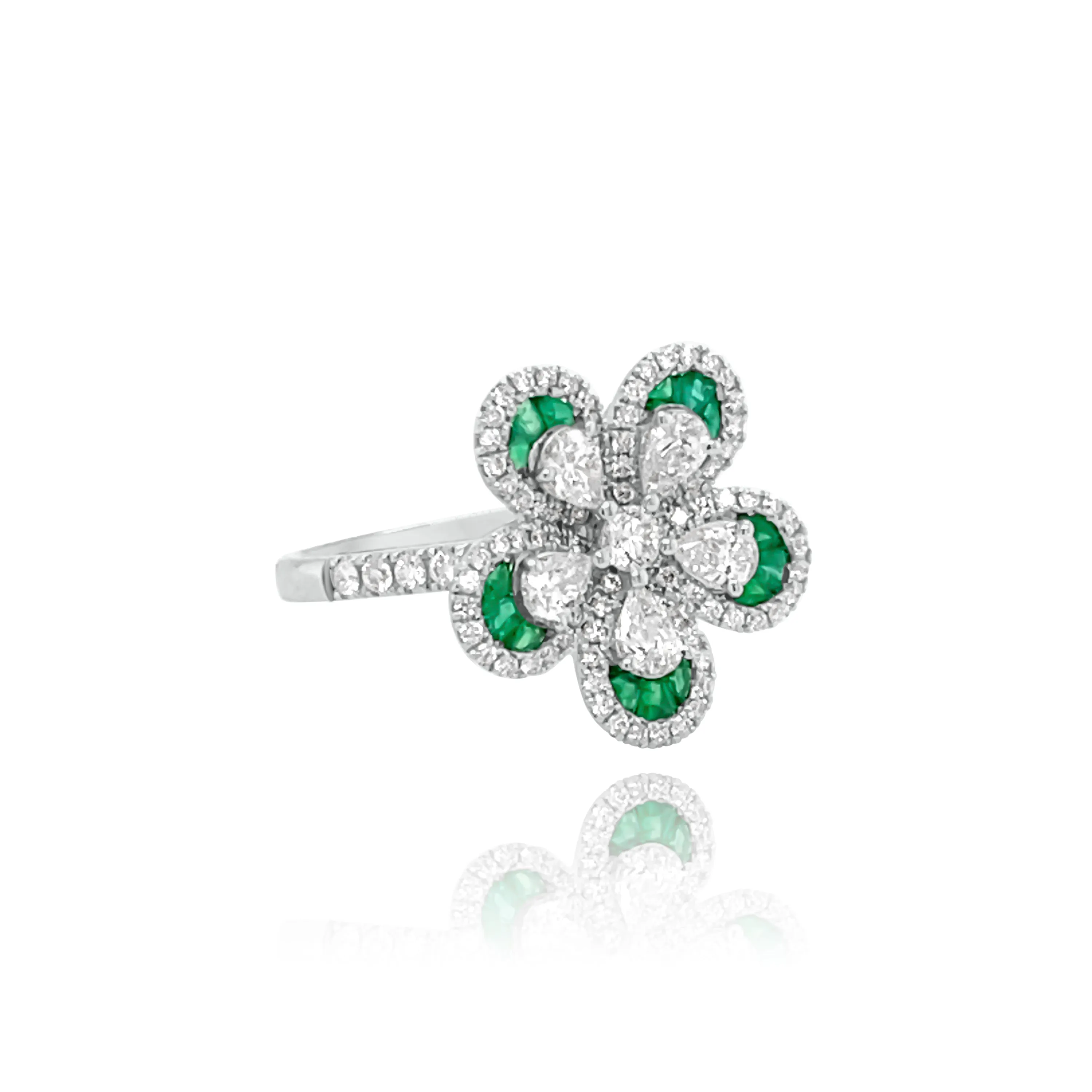DIAMONDS & EMERALD "BUTTERCUP" RING.
