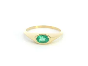 Elegant 18K Yellow Gold Emerald Ring – May Birthstone Jewelry