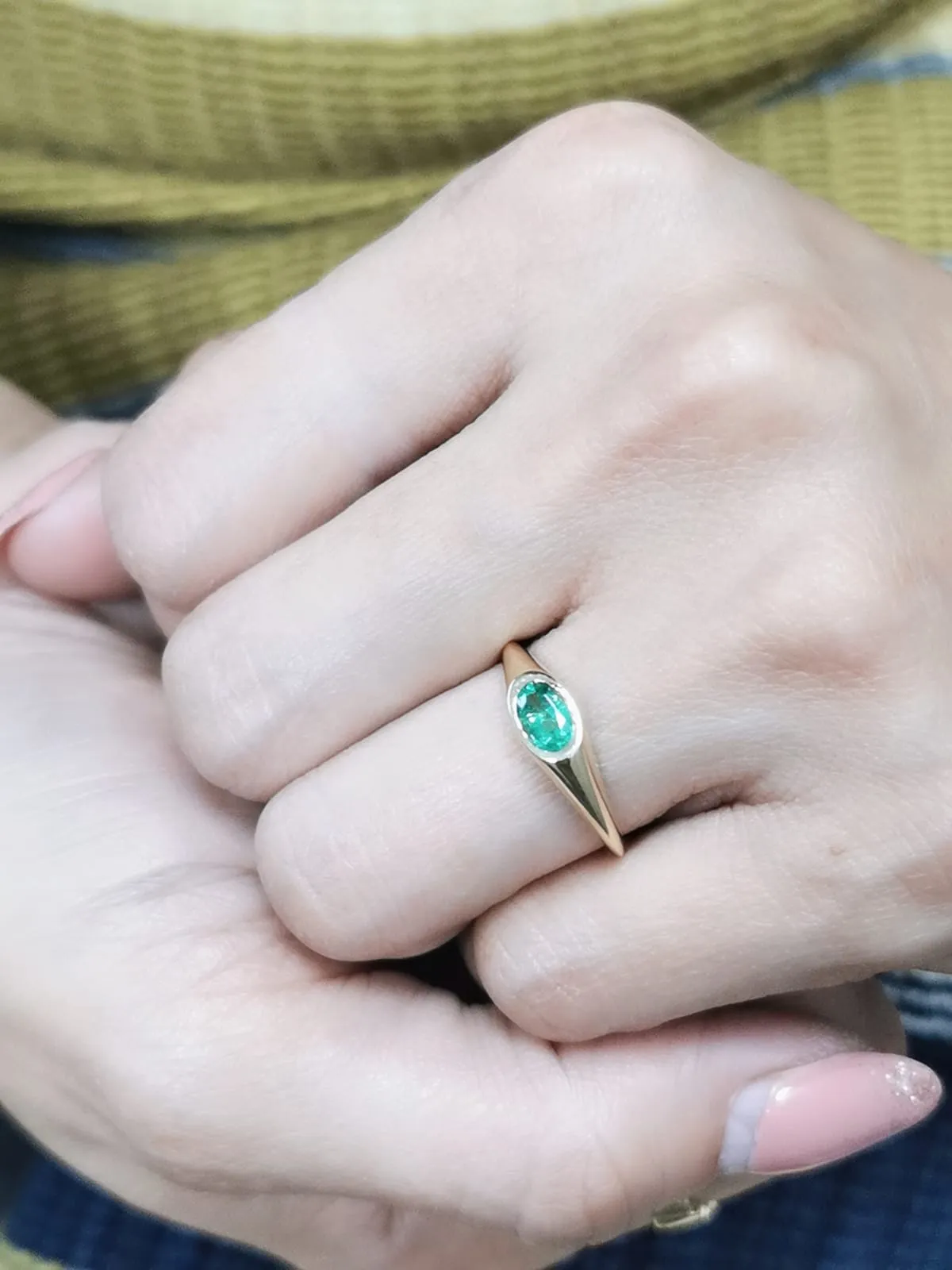 Elegant 18K Yellow Gold Emerald Ring – May Birthstone Jewelry