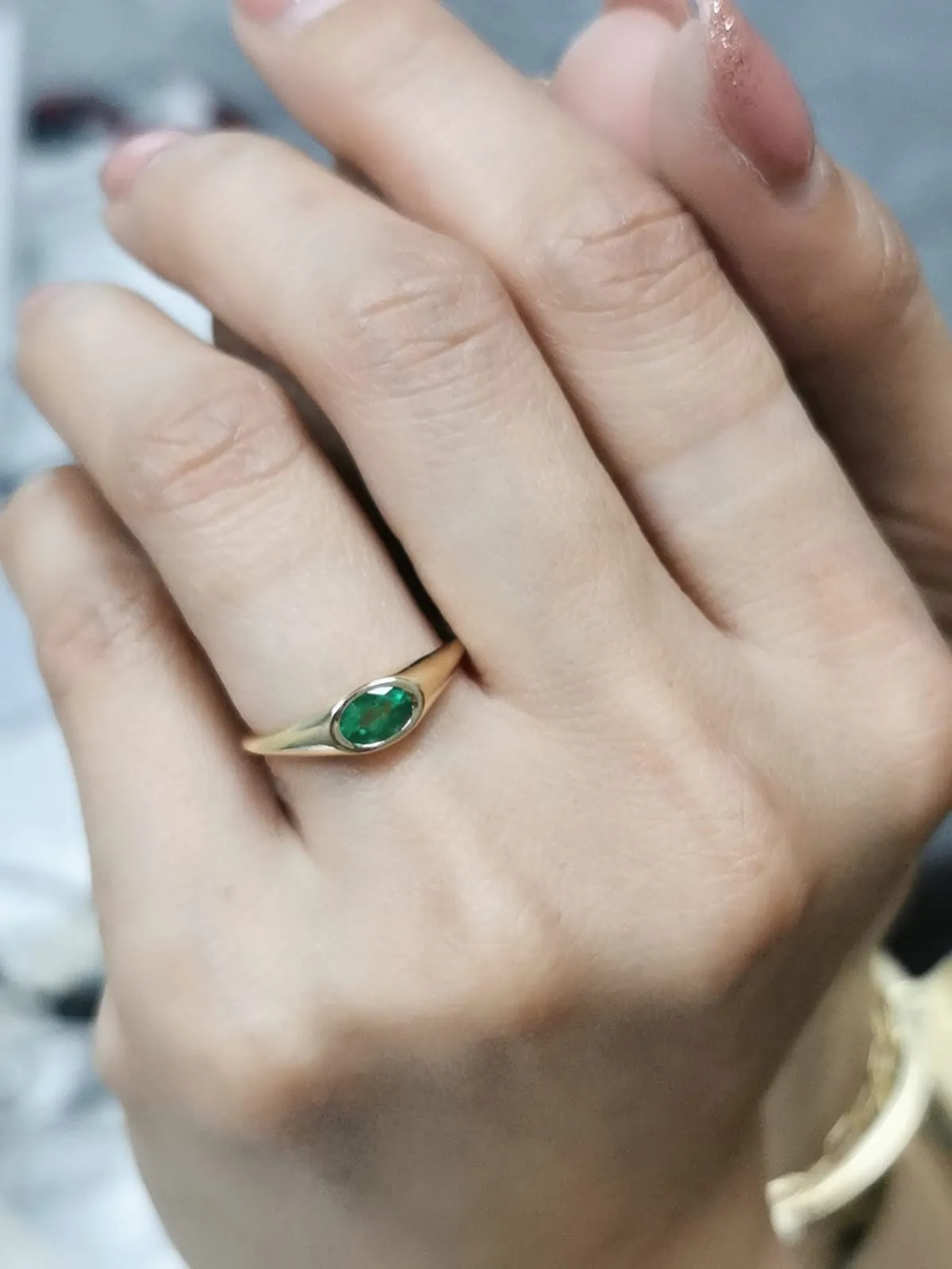 Elegant 18K Yellow Gold Emerald Ring – May Birthstone Jewelry