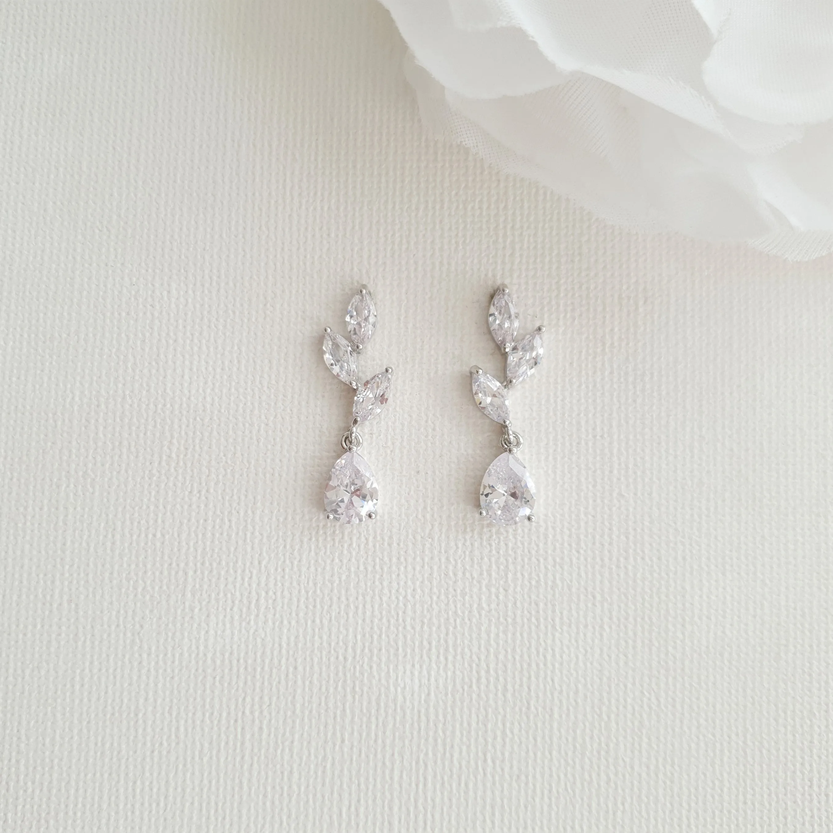 Wholesale Leaf Drop Earrings-Taylor