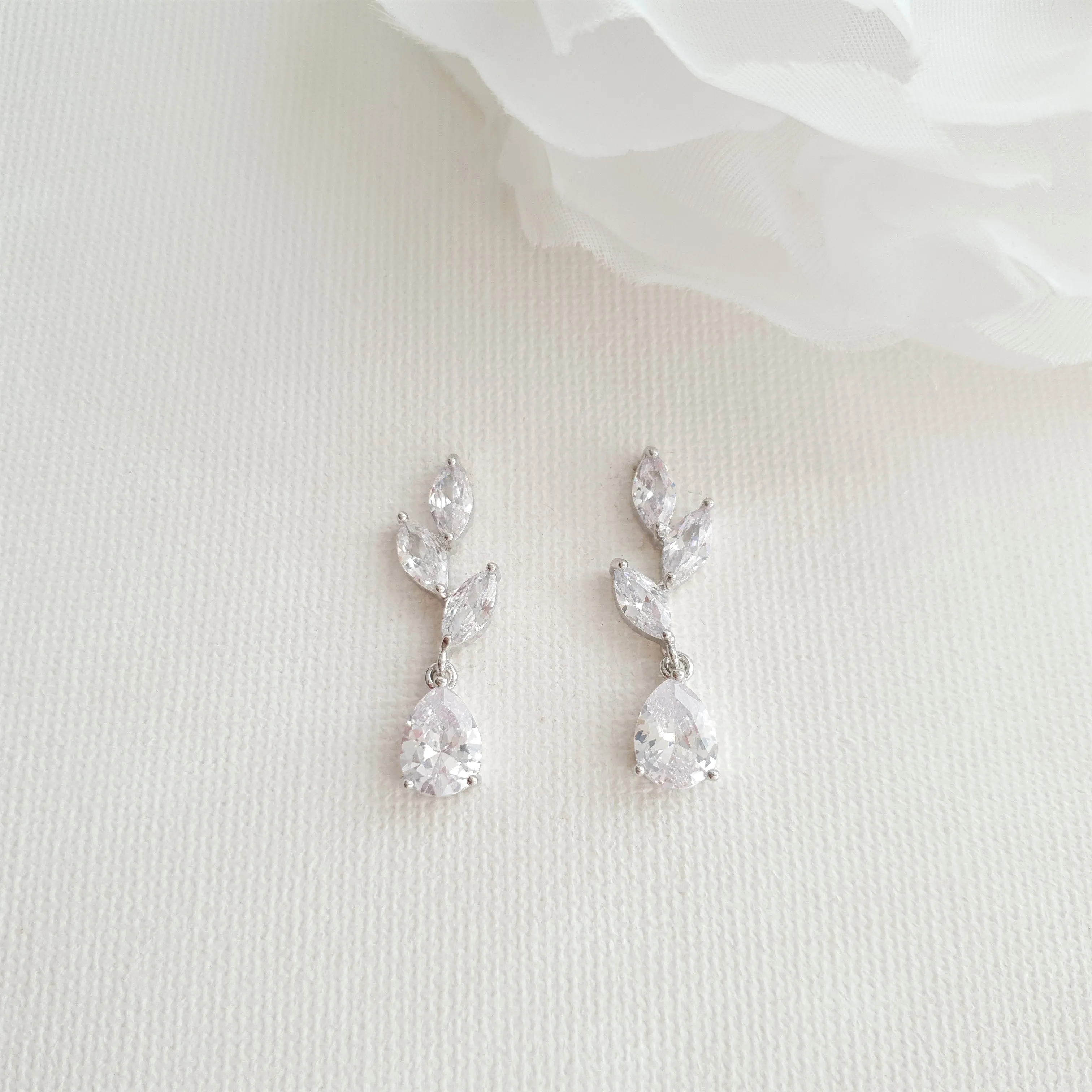 Wholesale Leaf Drop Earrings-Taylor