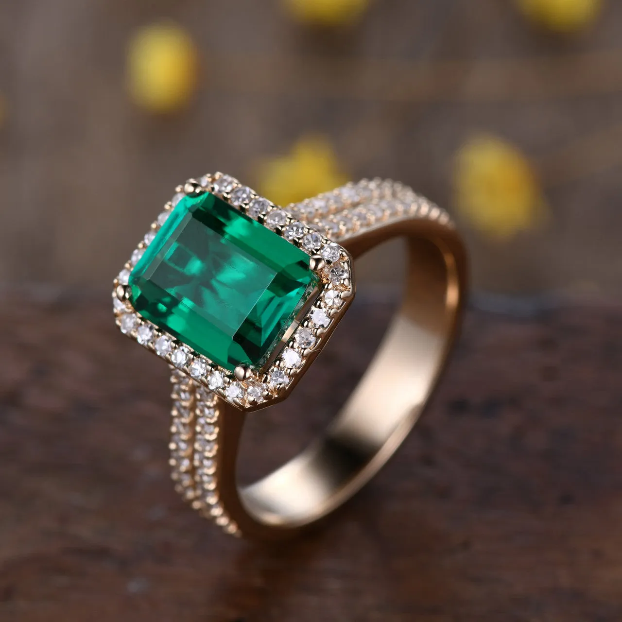 Yellow Gold Vintage 3.5 Carat Daimond Halo Emerald Engagement Ring 4mm Diamond Wedding Band